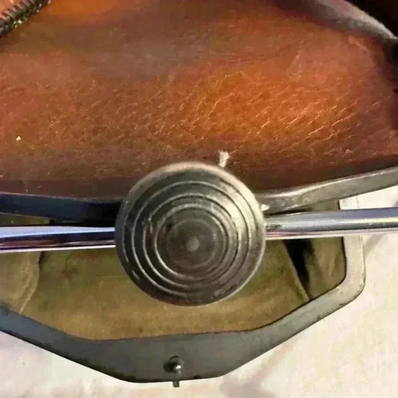 1920s leather embossed design purse. - Picture 7 of 13